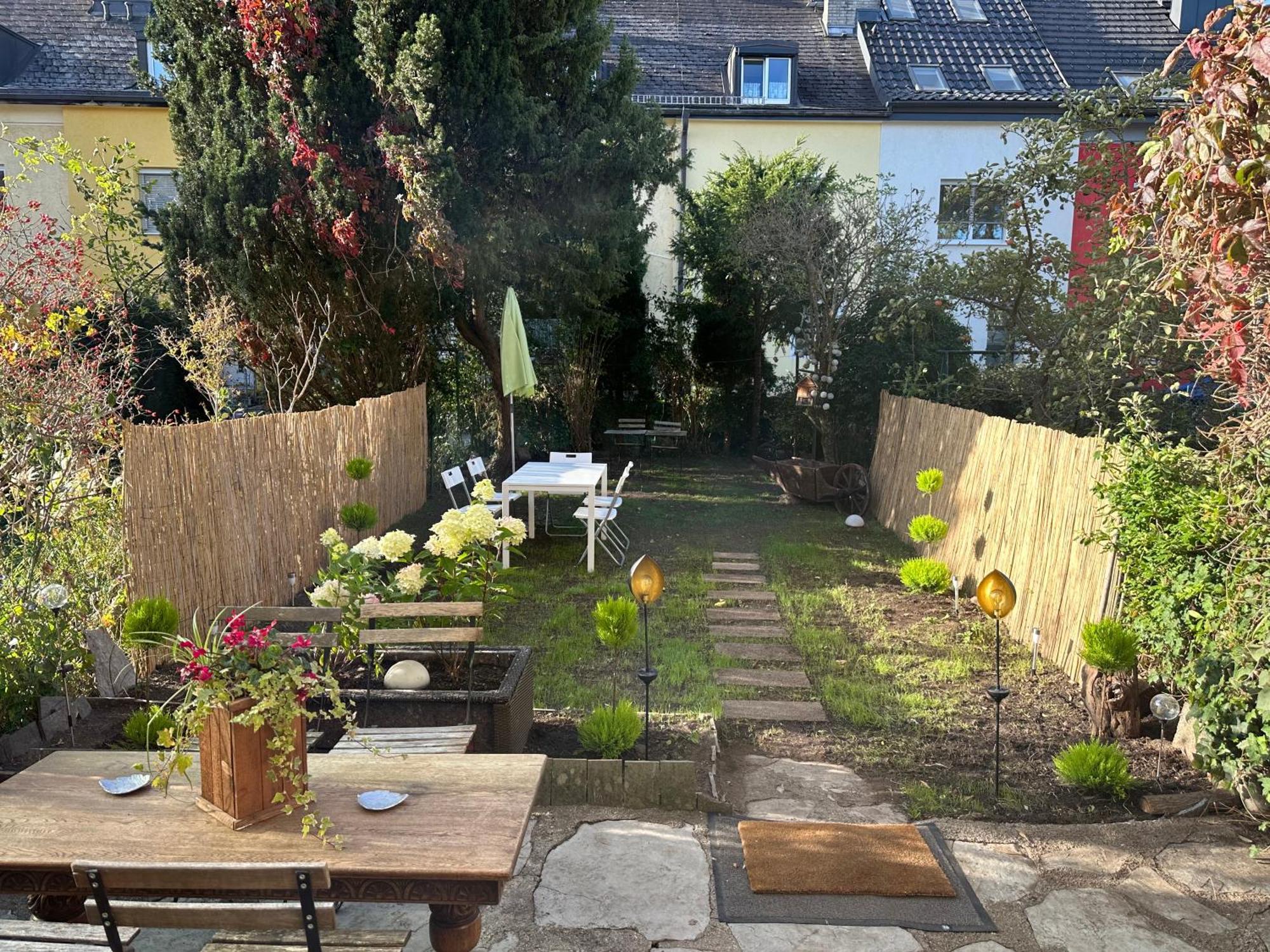 The Peaceful Garden & Free Parking *